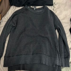 Lounge sweatshirt with slits on sides
